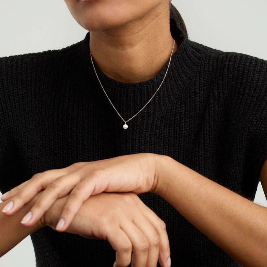 Classic Pearl Pendant Necklace