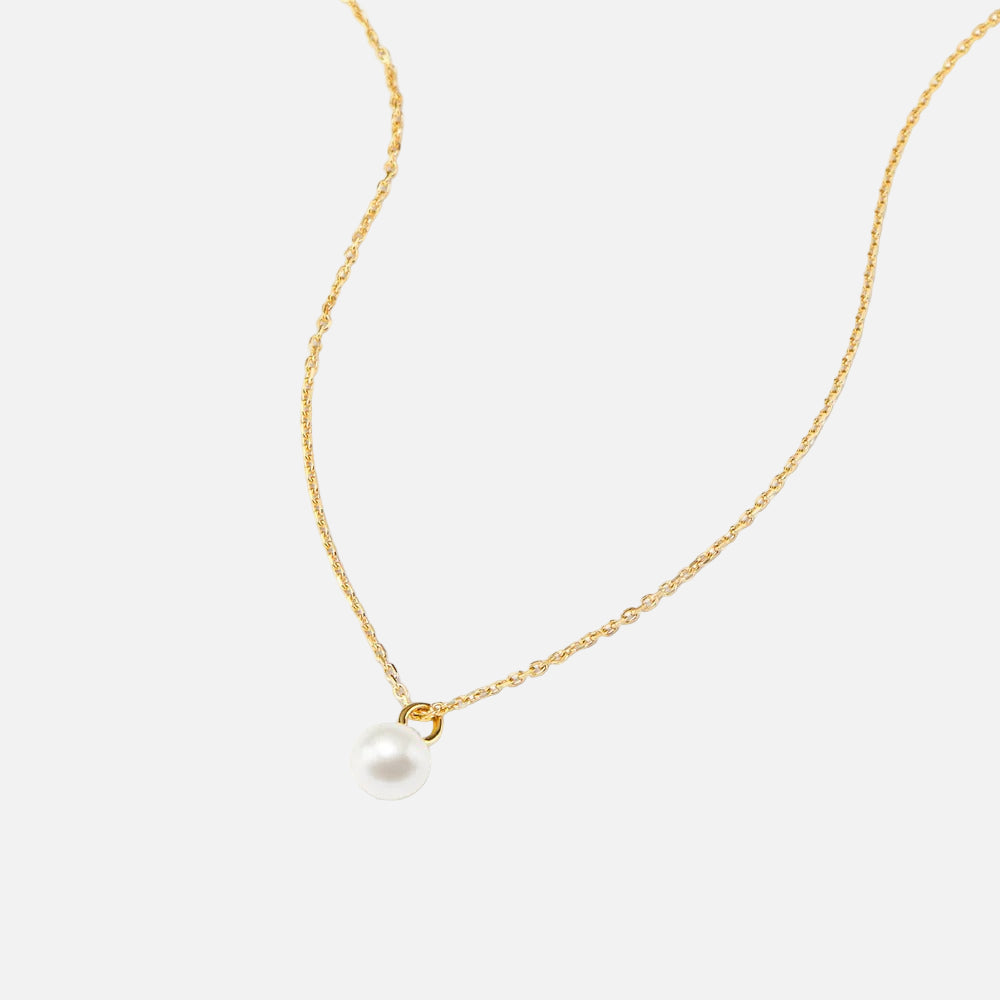 Classic Pearl Pendant Necklace