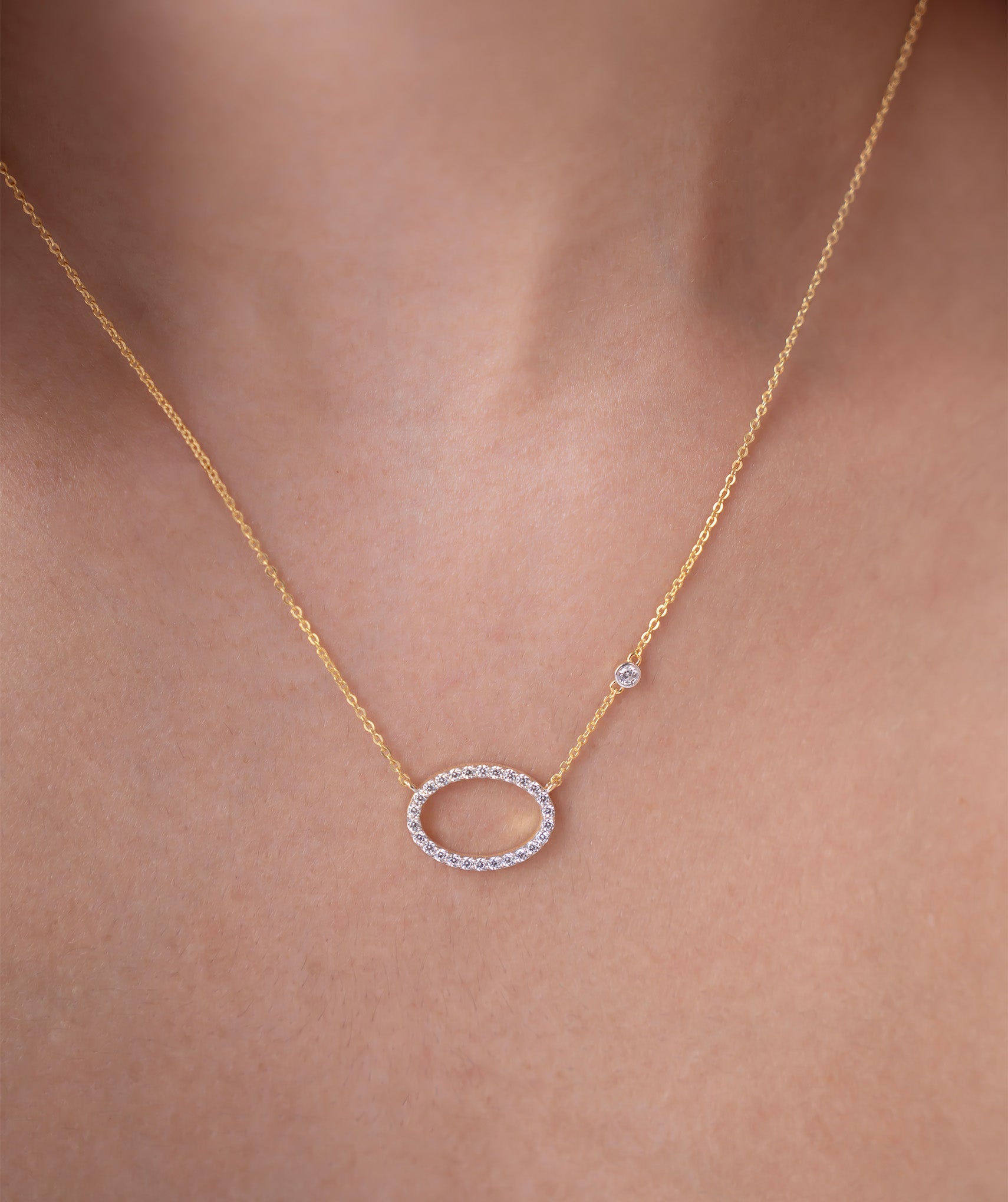 Sparkling Oval Link  Necklace